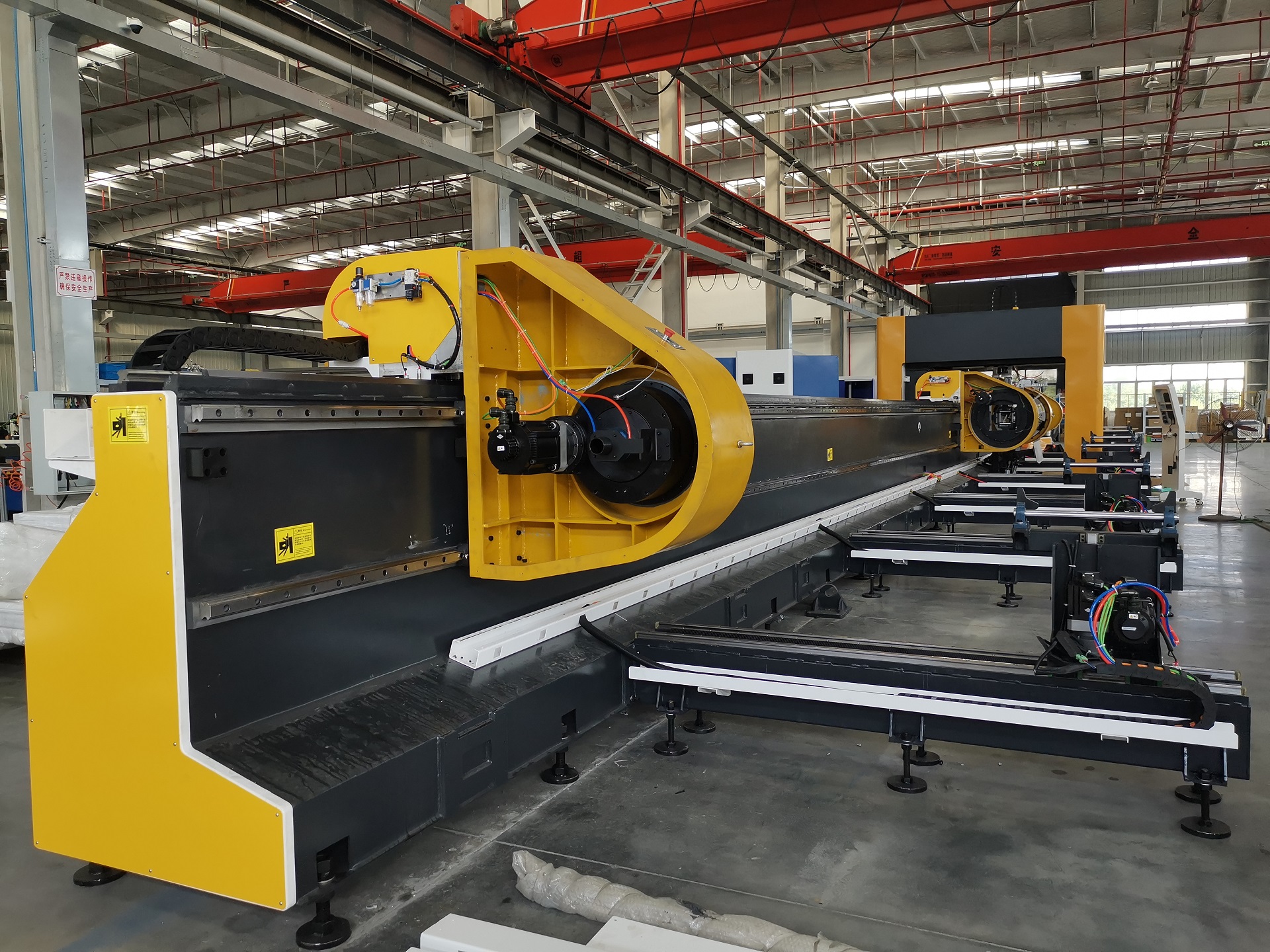 Side Mounted Tube Laser Cutting Machine