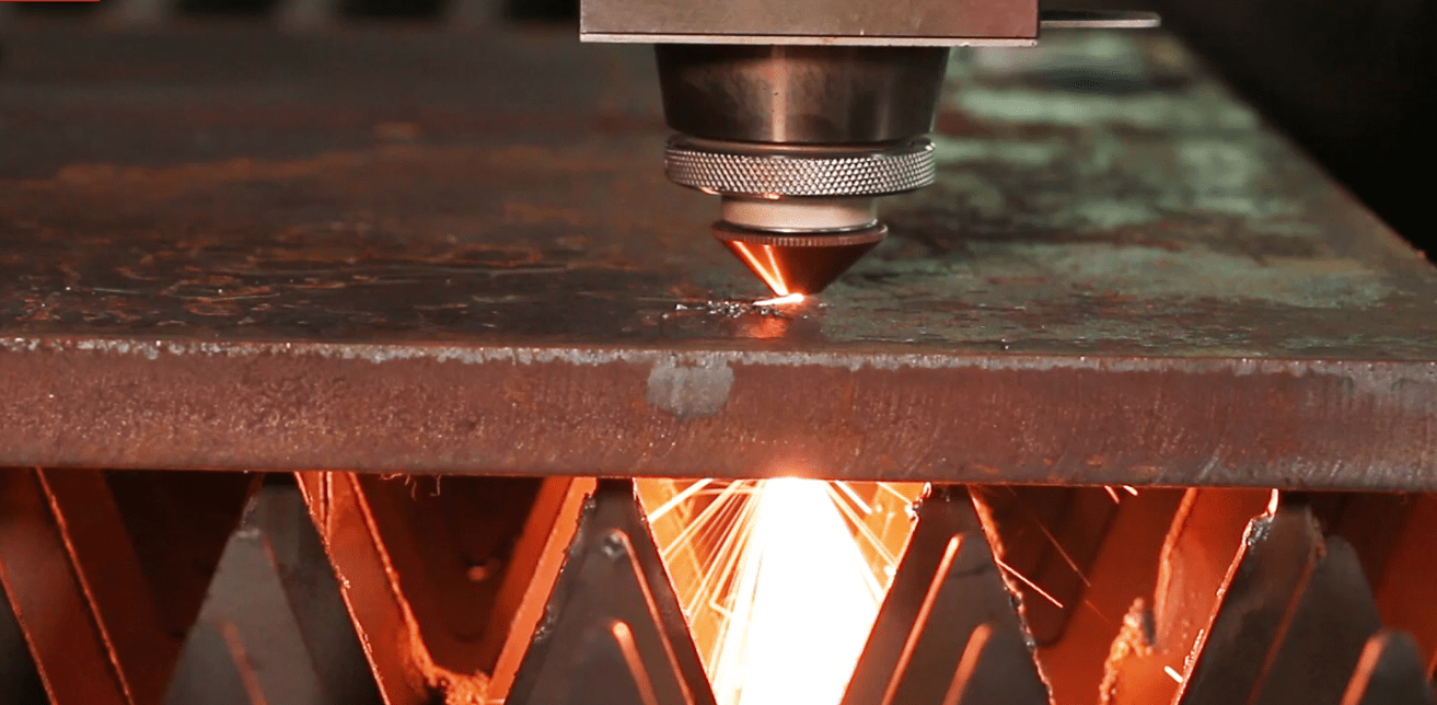 Advantages of Plate Laser Cutting Machine in Cutting Carbon Steel